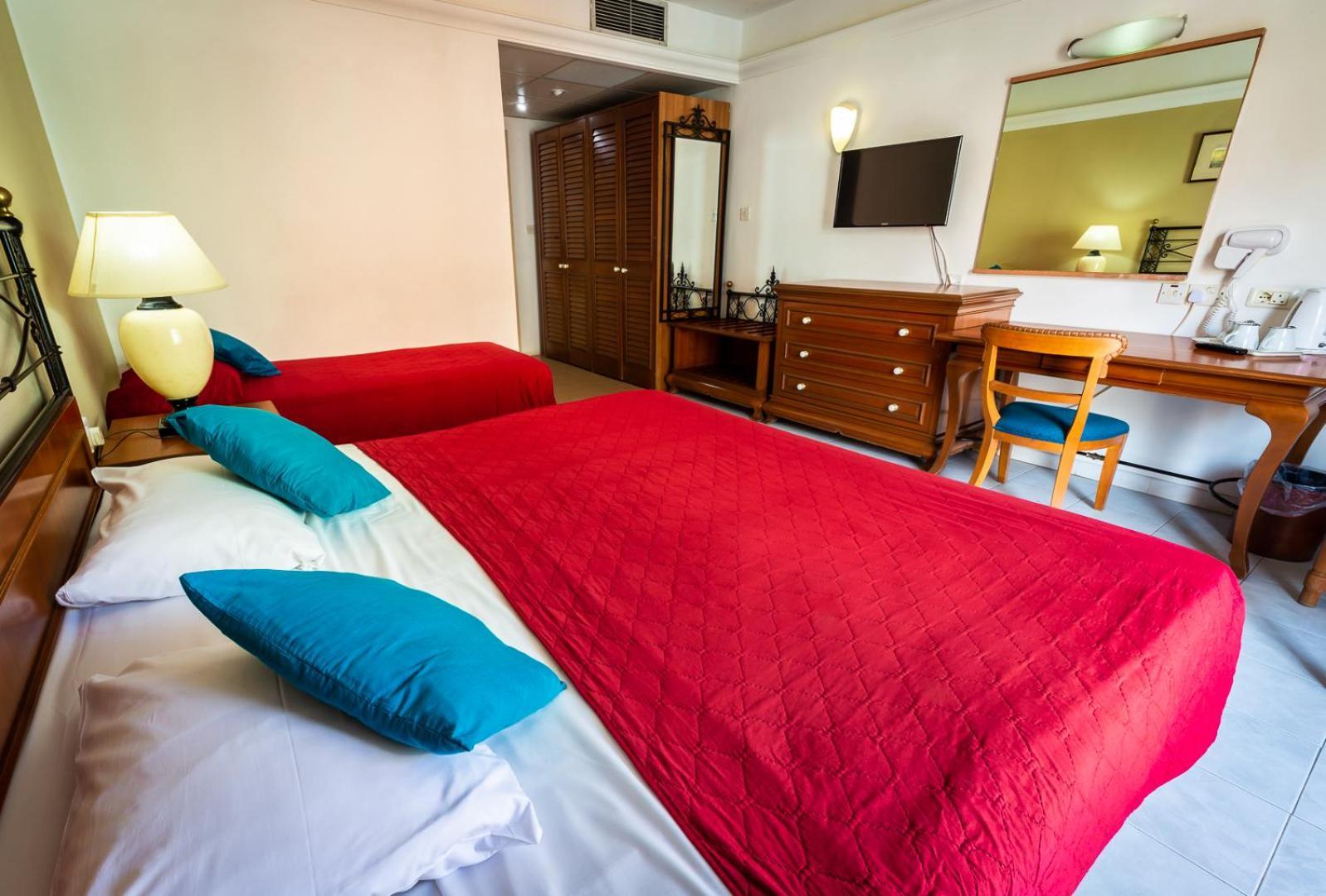 Topaz Hotel St. Paul's Bay Ngoại thất bức ảnh